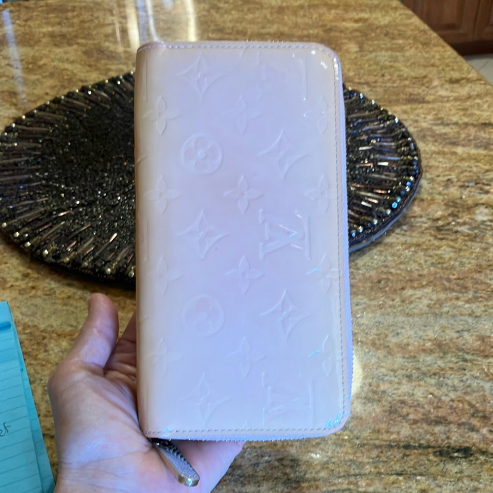 Louis Vuitton Pink Vernis Zippy Wallet